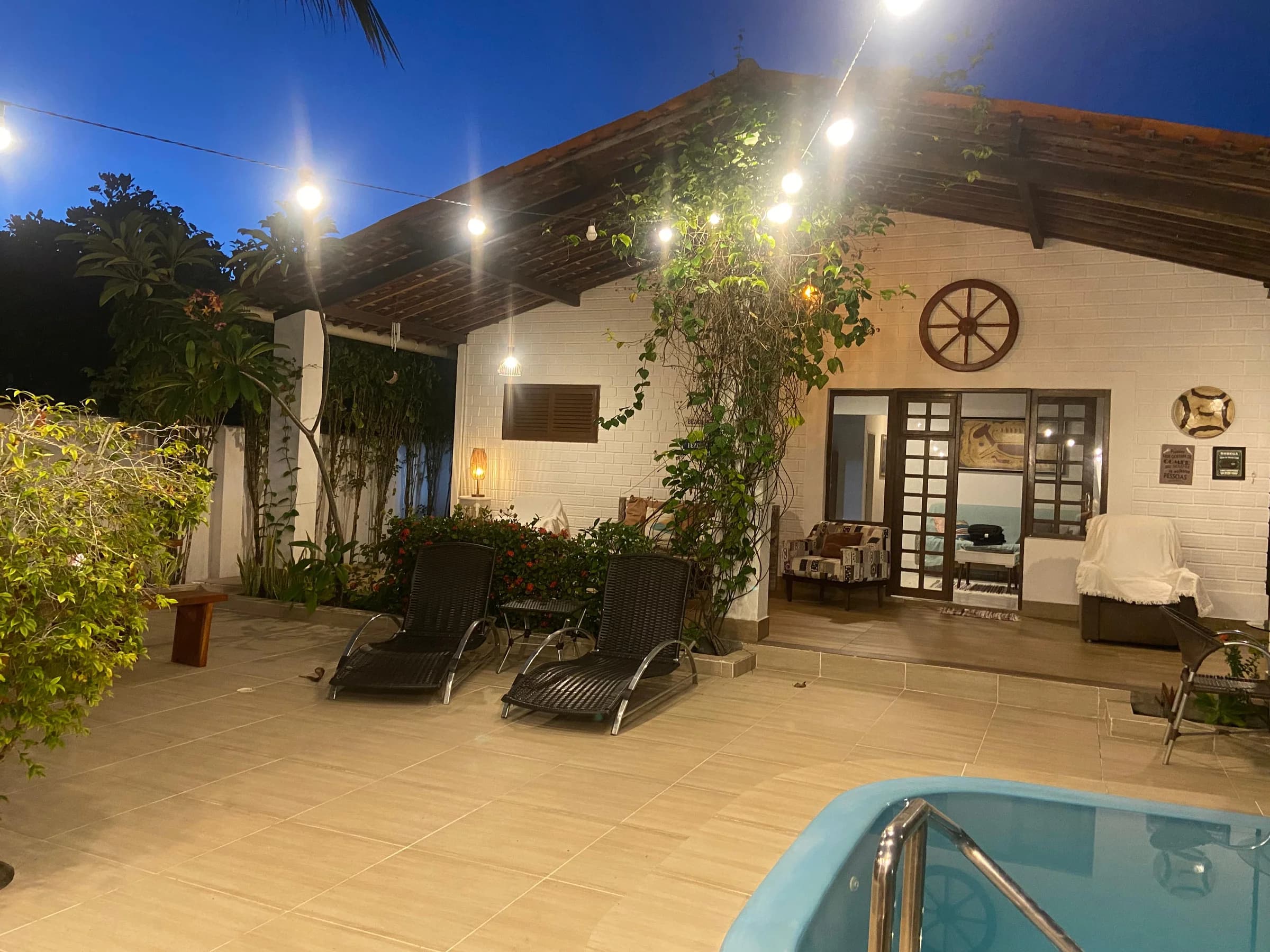Piscina e área externa · vista 3